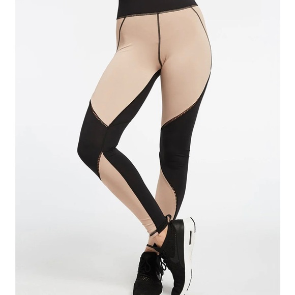 MICHI Axial Nude Pink/Black Leggings Size Small - Picture 4 of 8